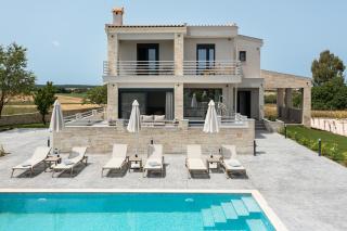 Black Lotus Pool Villa, Afitos #FeelsLikeHome - Afitos - 8