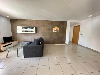 Agi Drugstore Apartments - Roses - 1