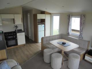 Kingfisher Seasons II 8 Berth Close to site entrance - Ingoldmells - 8