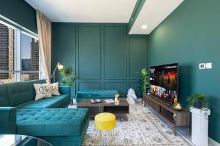 Iconic Burj Khalifa Views from Luxury 1BR Home - 5