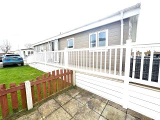 Patrington Leisure Park 21 Sherringham Hot Tub Pet Friendly lodge - Patrington - 9