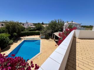 Alvor Traditional Villa With Pool by Homing - 6