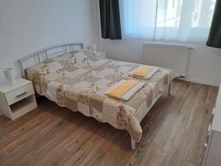2 Rooms Apartment with Private Parking in the Best District of Brasov - Brasov - 6