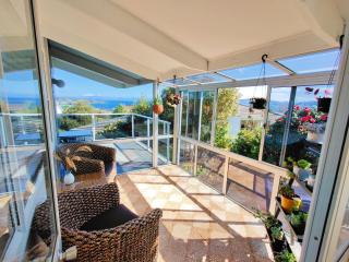 Delight in Birch-Lake View Holiday Home - Taupo - 2