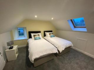 3 Bed Cottage - Sleeps 6 - Garden - Parking - Wifi - 1