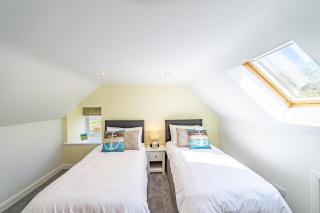 3 Bed Cottage - Sleeps 6 - Garden - Parking - Wifi - 4