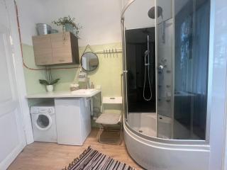 Sunny 1 Br Apt in Center Next to Park - Riga - 9