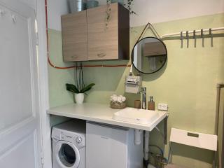 Sunny 1 Br Apt in Center Next to Park - Riga - 4