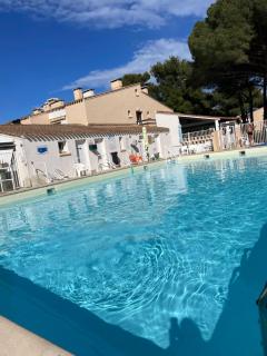 Villa dans la Pinède - 5