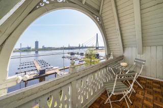 Riverside flat with a beautiful view over Rīga - 0