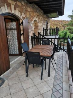 Nerotrivia stone house - 1