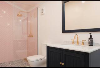 Peony Farm Pink Cottage - 4