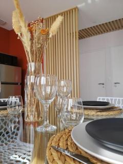 T2 proche Marais avec vue cathédrale et garage à moto - 4