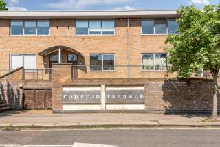 Manor House Studios By Morethanstays - London - 8