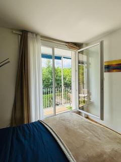 Proche Château de Versailles avec balcon vu sur une forêt et parking gratuit pour 5 personnes maximum - 8