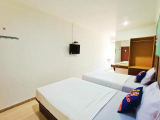 YUTAKA INN Dukuh Kupang Surabaya - 6