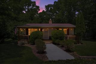 Cabin w hot tub & fire pit near Shenandoah River - 3
