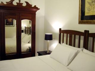 The Sussex, renovated home in the heart of Glenelg - 7