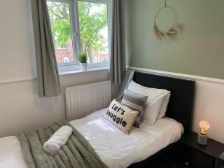 Duplicate Redcroft-3 Bdrm Sleeps 5 Quiet Residental Area - Newcastle upon Tyne - 1