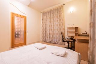 Апартаменти 3-кімнатні, метро Хрещатик - 1