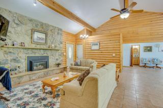 Peaceful Garden City Getaway with Grill and Fire Pit - 5