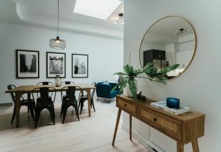 Welcoming and Light Filled 2bdr Apartment - Montreal - 9