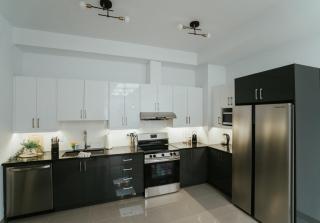 Welcoming and Light Filled 2bdr Apartment - Montreal - 8