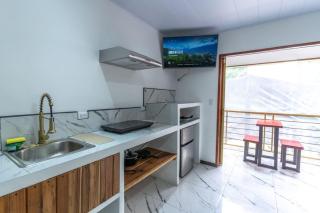 Studio with AC, Smart TV, Kitchen, Bath Pool 6 - Puerto Viejo - 0