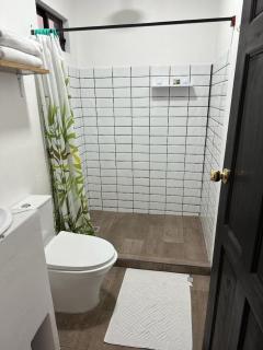 Studio with AC, Smart TV, Kitchen, Bath Pool 6 - Puerto Viejo - 6