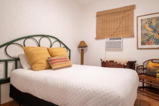 Beach Pad w Patio, walk to everything! GEN AC - 20 Down - San Juan - 9