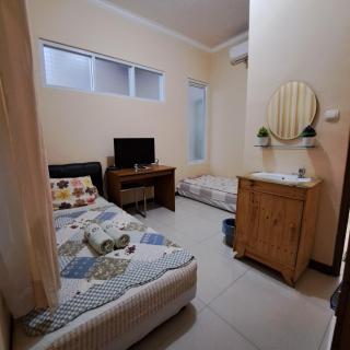 G10 Guest House Near Asia Afrika Bandung - Bandung - 2
