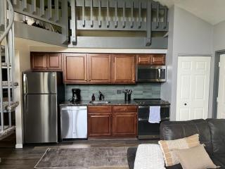 Spacious Boyne Mountain Condo- Sleeps 14 - Boyne Falls - 7