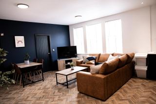 Urban Loft Apartment • 2 Bedroom • Manchester - 8