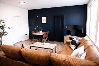 Urban Loft Apartment • 2 Bedroom • Manchester - 9