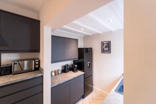 Portland House - 3 En-Suite Bedrooms, Central Cheltenham - - 1