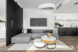 GuestReady - Sophisticated living at Lake View - Dubai - 5
