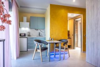 La Rêve Luxury Apartments with Private Jacuzzi - 4