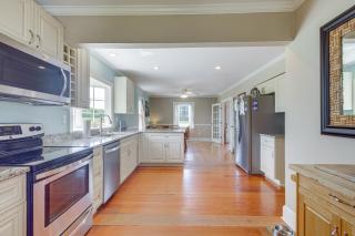 Pet-Friendly Home with Gazebo Minutes to Beach! - Cape Charles - 1