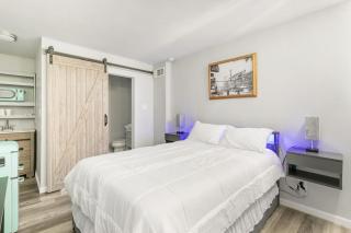 The Townsite Motel Unit 8 - 5