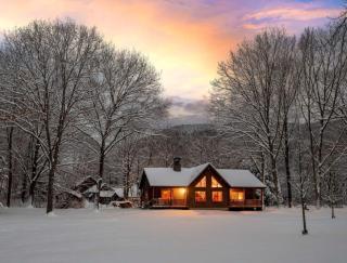 Cozy Log Cabin on the River with Fireplace and Loft - 0