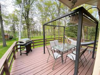 Large Home with lake views and space to entertain friends - 5