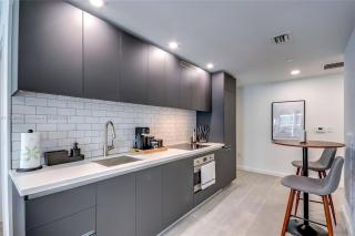 Ocean View Designer Studio, Pool - Miami - 5