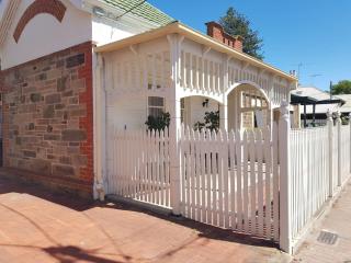 The Heritage - located in in the center of Glenelg - Glenelg - 9