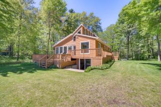 Private Beach and Deck Spacious Lake Michigan Home - Menominee - 0
