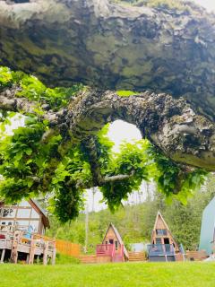Gracies Grotto Cabin - Powell River - 1