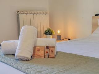 Centrale con ampio terrazzo, a 5 minuti dalla spiaggia by Host Hero - 5