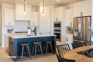 Desert Vista at Desert Color (by Ember Stays) - St. George - 8