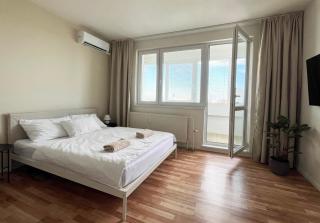 Air-Conditioned Studio, Close to City Centre & Tram Stop - Bratislava - 7