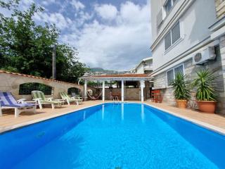 Mila & Aleksandr Apartments - Budva - 9