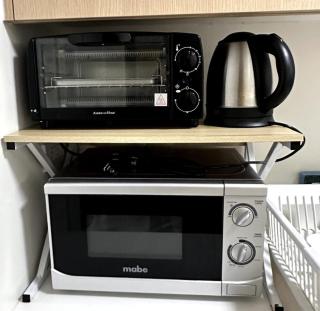 Modern Studio w 55 inches 4K Smart TV, Pool, and More - Manila - 5